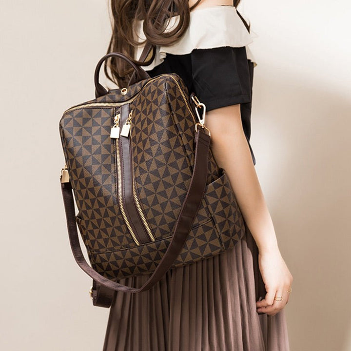 Levy | Timeless Spacious Shoulder Bag
