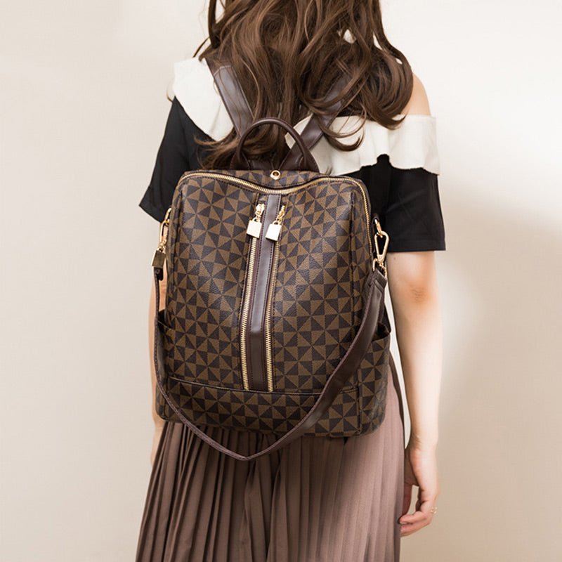 Levy | Timeless Spacious Shoulder Bag