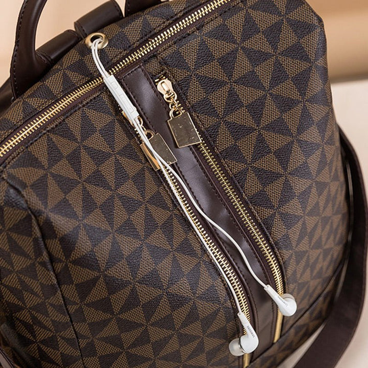 Levy | Timeless Spacious Shoulder Bag