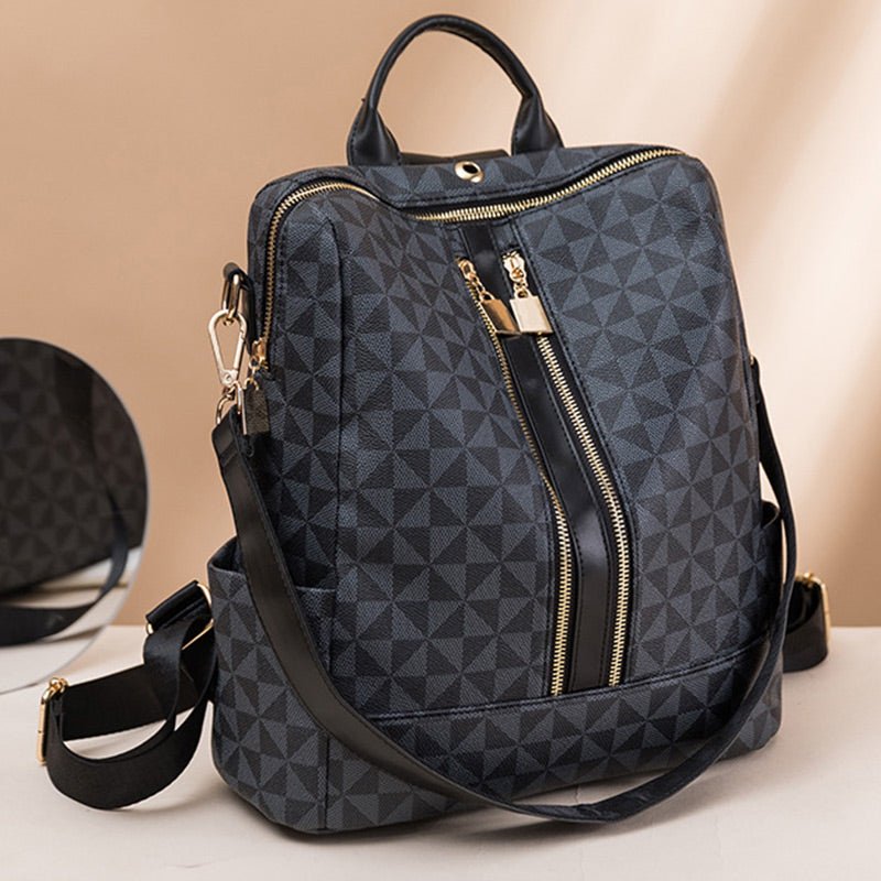 Levy | Timeless Spacious Shoulder Bag