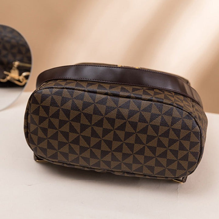 Levy | Timeless Spacious Shoulder Bag