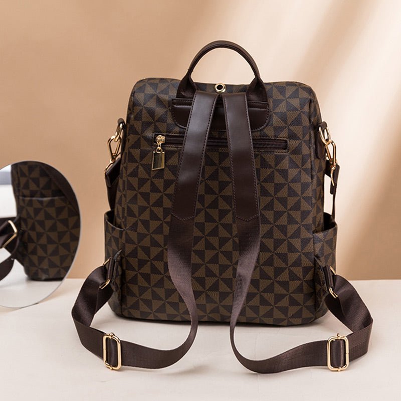 Levy | Timeless Spacious Shoulder Bag