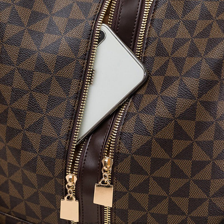 Levy | Timeless Spacious Shoulder Bag