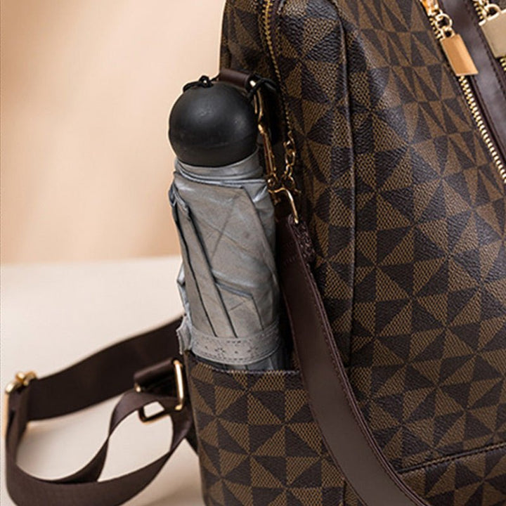Levy | Timeless Spacious Shoulder Bag